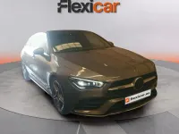 Usado Mercedes CLA200 Shooting Brake 150 CV (110 kW) 2021 Gris Familiar