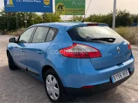 Usado Renault Mégane III Dynamique 115 CV (84 kW) 2013 Azul Berlina