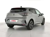 Usado Renault Clio Techno 101 CV (74 kW) 2025 Gris Utilitario