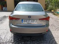 Usado Lexus IS300h Executive Line 223 CV (164 kW) 2018 Gris / plata Berlina
