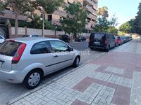 Usado Ford Fiesta 80 CV (58 kW) 2005 Gris / plata Coupe