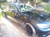 Usado BMW 318 150 CV (110 kW) 2012 Negro Familiar