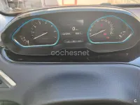 Usado Peugeot 2008 Allure 110 CV (80 kW) 2018 Rojo SUV