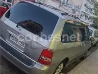 Usado Kia Carnival EX 144 CV (105 kW) 2004 Gris / plata Monovolumen
