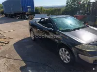 Usado Renault Mégane Cabriolet Dynamique 105 CV (77 kW) 2006 Gris / plata Descapotable