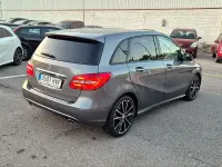 Usado Mercedes B180 109 CV (80 kW) 2013 Gris / plata Utilitario