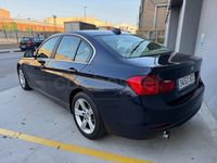 Usado BMW 318 150 CV (110 kW) 2015 Azul Berlina