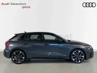 Usado Audi A3 Ambiente 150 CV (110 kW) 2024 Gris / plata Berlina