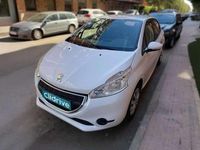 Usado Peugeot 208 Access 82 CV (60 kW) 2013 Blanco Utilitario
