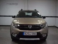 Usado Dacia Sandero Essentiel 90 CV (66 kW) 2018 Beige Utilitario