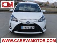 Usado Toyota Yaris Hybrid Active 100 CV (73 kW) 2019 Blanco Berlina