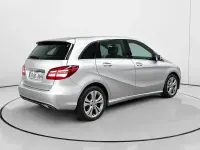 Usado Mercedes B180 109 CV (80 kW) 2016 Gris / plata Utilitario