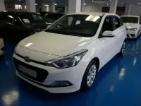 Usado Hyundai i20 84 CV (61 kW) 2017 Blanco Berlina
