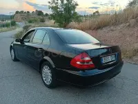 Usado Mercedes E220 Avantgarde 143 CV (105 kW) 2002 Negro Berlina