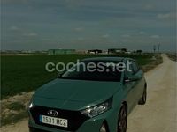 Usado Hyundai i20 100 CV (73 kW) 2023 Verde Utilitario