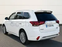 Usado Mitsubishi Outlander P-HEV 224 CV (164 kW) 2018 Blanco SUV