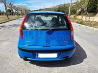 Usado Fiat Punto Dynamic 80 CV (58 kW) 2003 Azul Utilitario