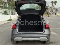Usado Mercedes GLA180 122 CV (89 kW) 2017 Gris / plata SUV