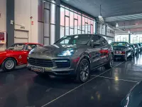 Usado Porsche Cayenne 440 CV (323 kW) 2019 Gris / plata SUV