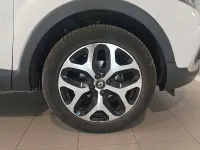 Usado Renault Captur Zen 90 CV (66 kW) 2018 Blanco nacarado/tech SUV