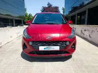 Usado Hyundai i10 67 CV (49 kW) 2022 Rojo Utilitario