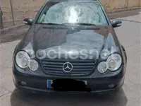 Usado Mercedes C220 143 CV (105 kW) 2003 Negro Berlina