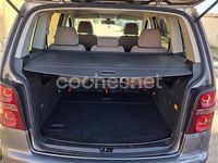 Usado VW Touran Highline 140 CV (102 kW) 2009 Gris / plata Monovolumen