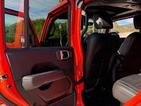 Usado Jeep Wrangler Unlimited Sahara 270 CV (198 kW) 2019 Naranja SUV