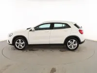 Usado Mercedes GLA180 Urban 122 CV (89 kW) 2017 Blanco SUV