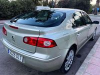 Usado Renault Laguna II Privilege 135 CV (99 kW) 2005 Plateado Berlina