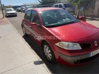 Usado Renault Mégane Dynamique 105 CV (77 kW) 2007 Rojo Berlina