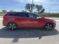 Usado Volvo V60 R-Design Momentum 150 CV (110 kW) 2018 Rojo Familiar