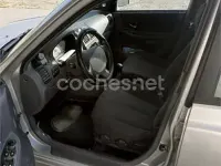 Usado Hyundai Accent 82 CV (60 kW) 2002 Gris / plata Berlina