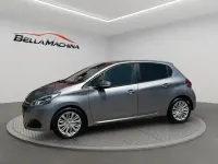 Usado Peugeot 208 Signature Sky 82 CV (60 kW) 2019 Gris / plata Utilitario