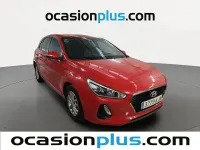 Usado Hyundai i30 110 CV (80 kW) 2018 Rojo Berlina