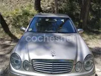 Usado Mercedes E240 Elegance 177 CV (130 kW) 2003 Beige Berlina