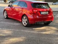 Usado Mercedes A180 Urban 122 CV (89 kW) 2013 Granate Utilitario
