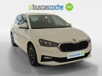 Usado Skoda Fabia Selection 95 CV (69 kW) 2025 Blanco Utilitario