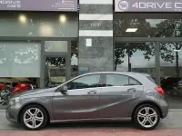 Usado Mercedes A180 Urban 109 CV (80 kW) 2013 Gris / plata Utilitario