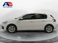 Usado Peugeot 308 Active 130 CV (95 kW) 2021 Blanco Berlina