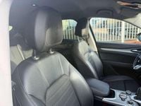 Usado Alfa Romeo Stelvio Sprint 190 CV (139 kW) 2022 Gris SUV