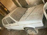 Begagnad VW Golf I 55 HK (40 kW) 1981 Vit Halvkombi