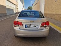 Usado Chevrolet Cruze LS 125 CV (91 kW) 2010 Gris / plata Berlina
