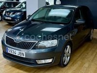 Usado Skoda Rapid Elegance 105 CV (77 kW) 2014 Gris / plata Berlina