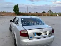 Usado Audi A4 130 CV (95 kW) 2004 Gris / plata Berlina