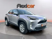 Usado Toyota Yaris Active 116 CV (85 kW) 2025 Gris Utilitario