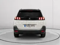 Usado Peugeot 5008 Allure 130 CV (95 kW) 2018 Blanco SUV