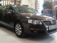 Usado VW Passat 110 CV (80 kW) 2010 Negro Familiar