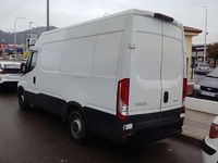 Usado Iveco Daily 155 CV (114 kW) 2019 Blanco Van