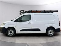 Usado Citroën Berlingo Feel 102 CV (75 kW) 2020 Blanco Monovolumen